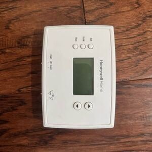 Honeywell home thermostat - used
